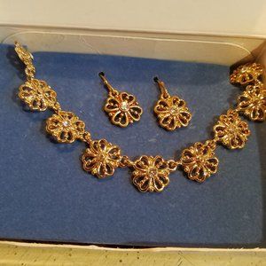 Avon Filigree Disc Collar Necklace & Earring set